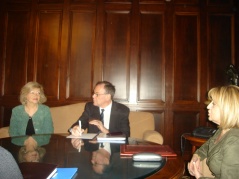 12. april 2012. godine  Predsednica Narodne skupštine Republike Srbije prof. dr Slavica Đukić Dejanović u razgovoru sa članovima delegacije Evropskog udruženja sudija i tužilaca za demokratiju i slobode